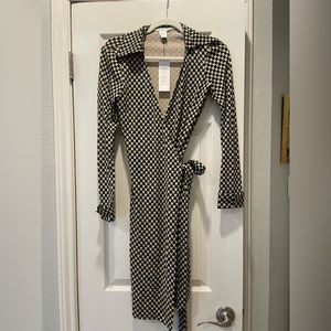 DVF Jeanne wrap dress Size 4 Vintage Heart